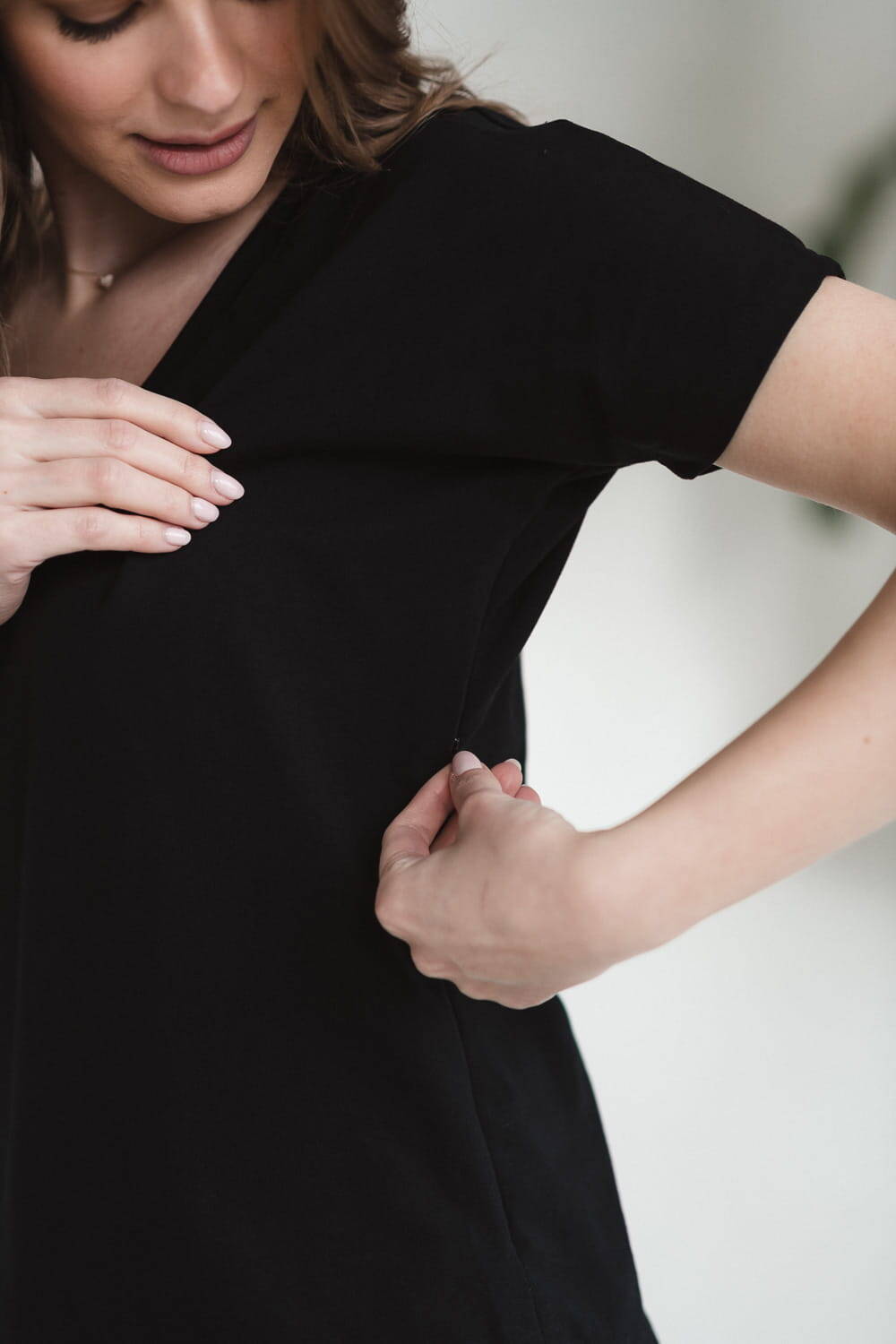 Two Ways obojstranná tehotenská a dojčiaca blúzka, krátke rukávy, čierna